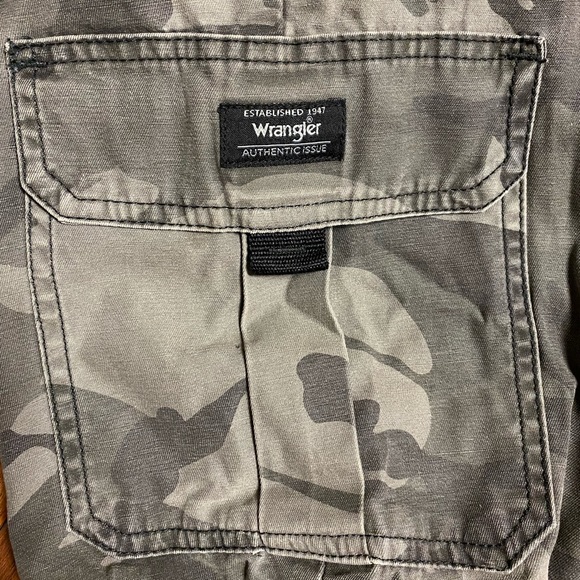 Camo Wrangler cargo pants - Picture 3 of 4